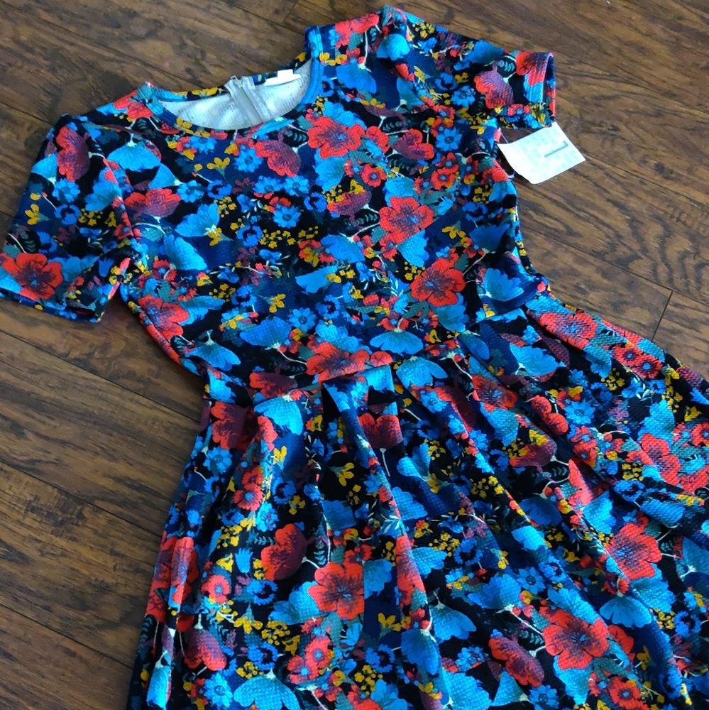 Amelia Lularoe